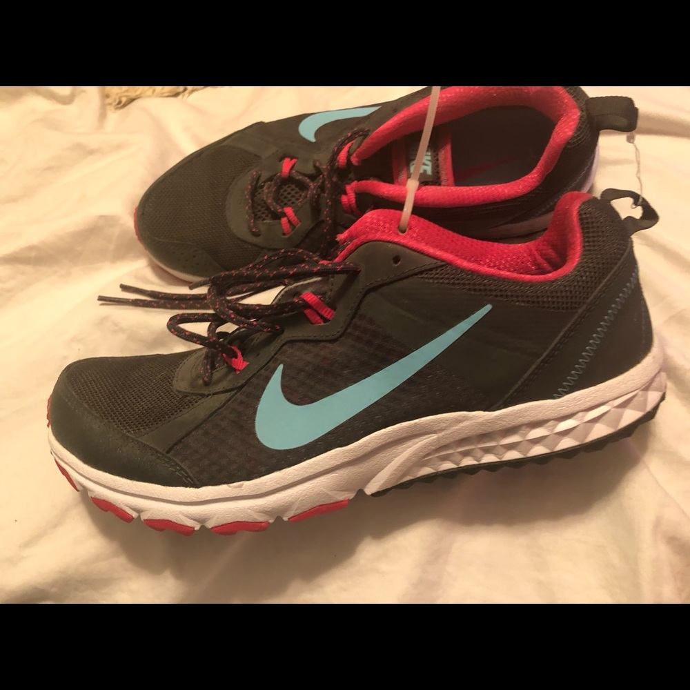 Ladies Athletic Shoe
